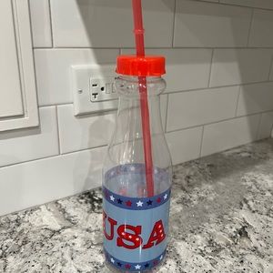New USA water bottle with straw